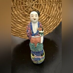Antique Chinese Procelain Figurine